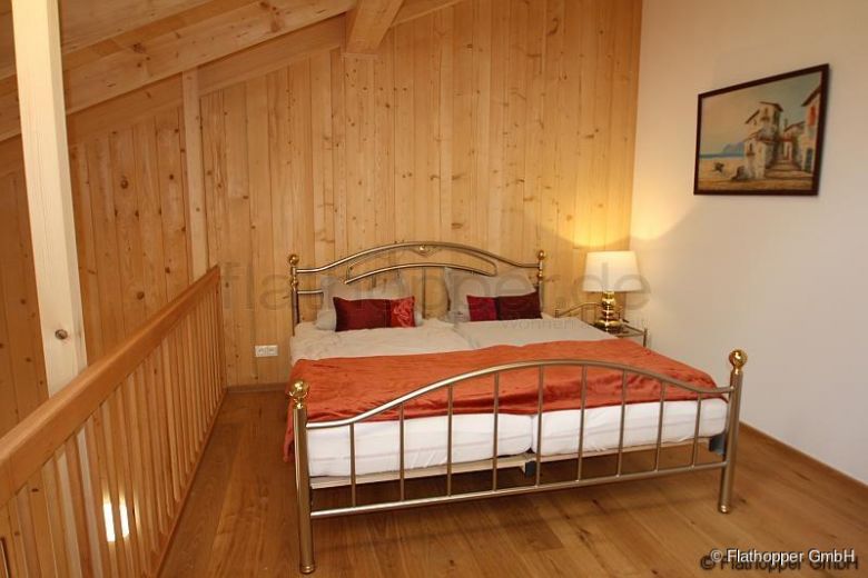 1,5 Zimmer-Galerie-Wohnung im Holzhaus mit Balkon -  bei Otterfing