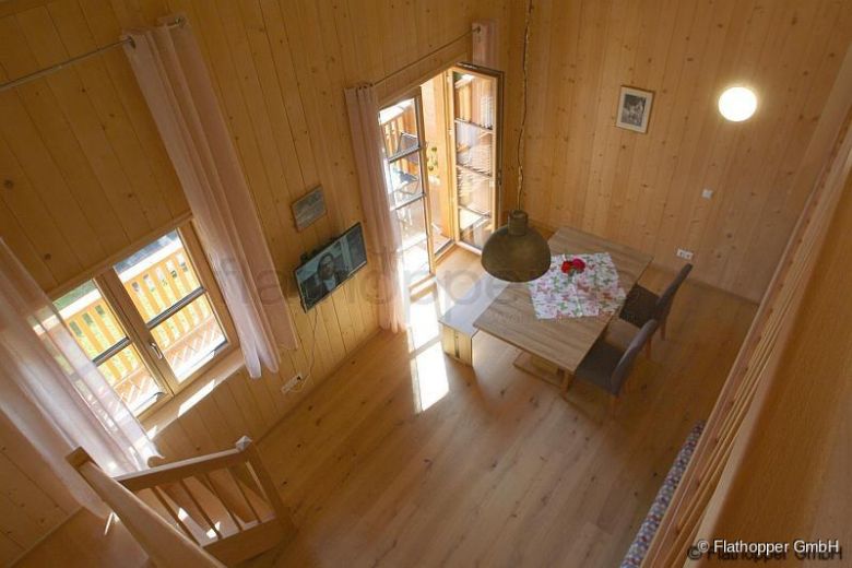 1,5 Zimmer-Galerie-Wohnung im Holzhaus mit Balkon -  bei Otterfing
