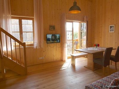 1,5 Zimmer-Galerie-Wohnung im Holzhaus mit Balkon -  bei Otterfing