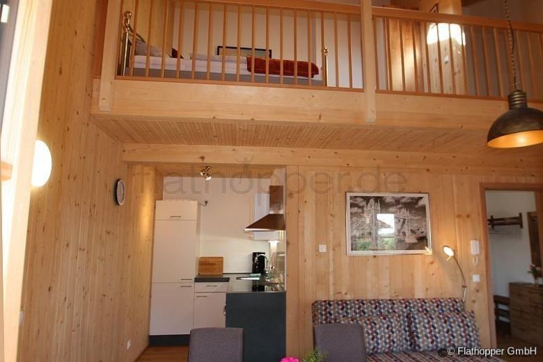 1,5 Zimmer-Galerie-Wohnung im Holzhaus mit Balkon -  bei Otterfing