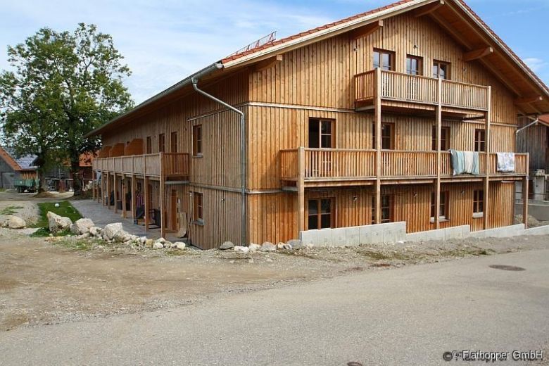 1,5 Zimmer-Galerie-Wohnung im Holzhaus mit Balkon -  bei Otterfing