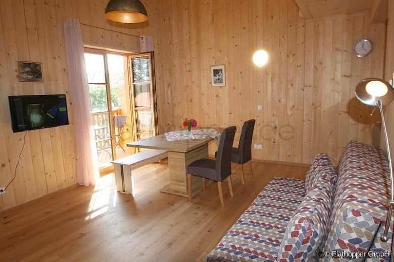 1,5 Zimmer-Galerie-Wohnung im Holzhaus mit Balkon -  bei Otterfing