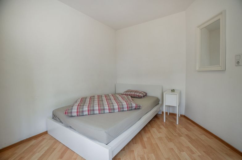 Möblierte Zwei-Zimmer-Wohnung im Agnesviertel