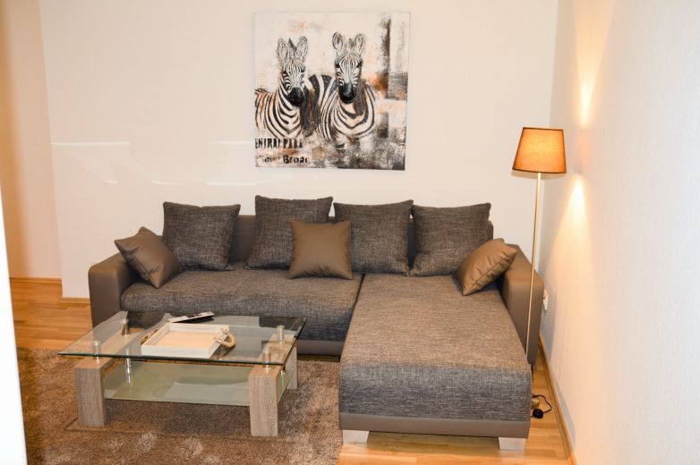 Unterbilk: moderne und helle 2-Zimmer Wohnung mit Balkon ins Grüne