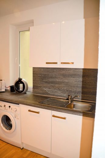 Unterbilk: moderne und helle 2-Zimmer Wohnung mit Balkon ins Grüne