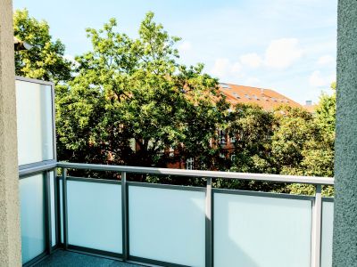Unterbilk: moderne und helle 2-Zimmer Wohnung mit Balkon ins Grüne