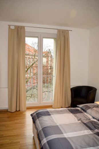 Unterbilk: moderne und helle 2-Zimmer Wohnung mit Balkon ins Grüne