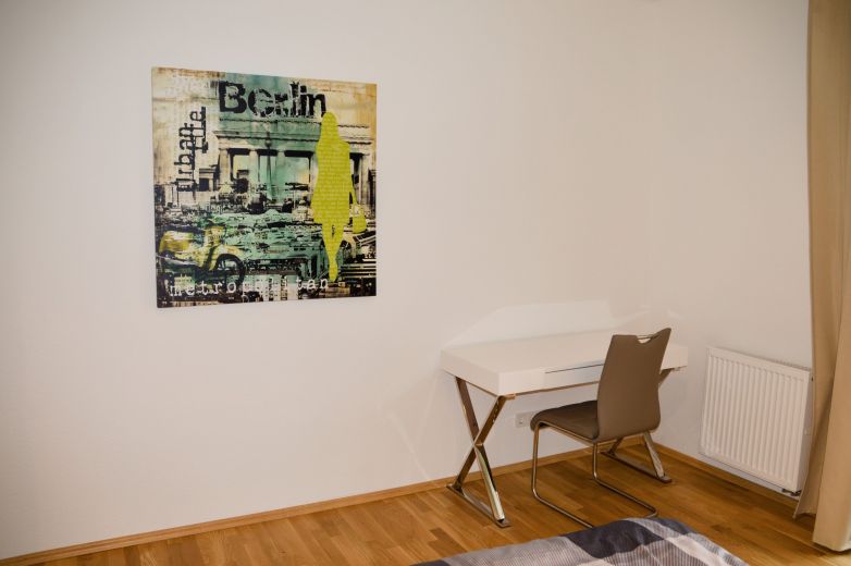 Unterbilk: moderne und helle 2-Zimmer Wohnung mit Balkon ins Grüne