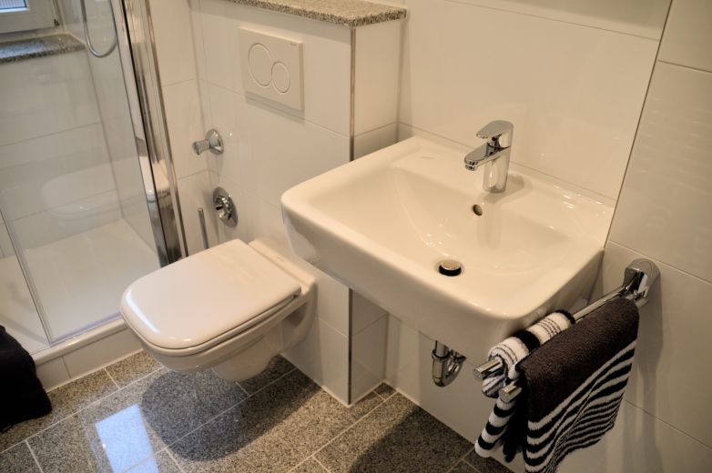 Unterbilk: moderne und helle 2-Zimmer Wohnung mit Balkon ins Grüne