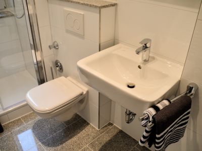 Unterbilk: moderne und helle 2-Zimmer Wohnung mit Balkon ins Grüne