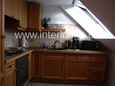 INTERLODGE ESSEN Schicke, helle mölb. Dachgeschoßwohnung im gepflegten 3-Fam-Haus. Sehr ruhige Lage