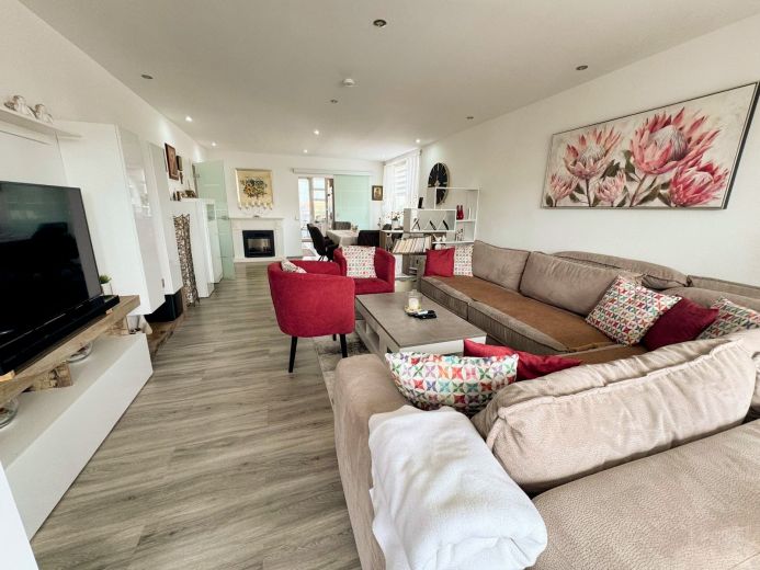 Renovierte 3-Zimmer-Wohnung mit Balkon und Loggia