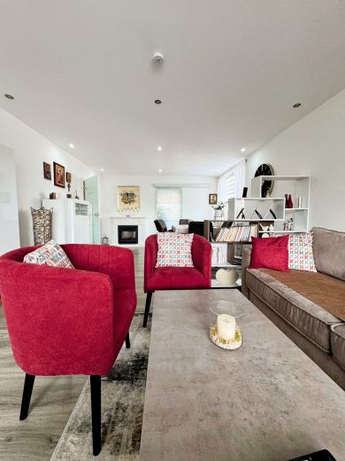 Renovierte 3-Zimmer-Wohnung mit Balkon und Loggia