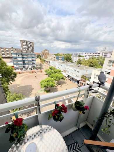 Renovierte 3-Zimmer-Wohnung mit Balkon und Loggia
