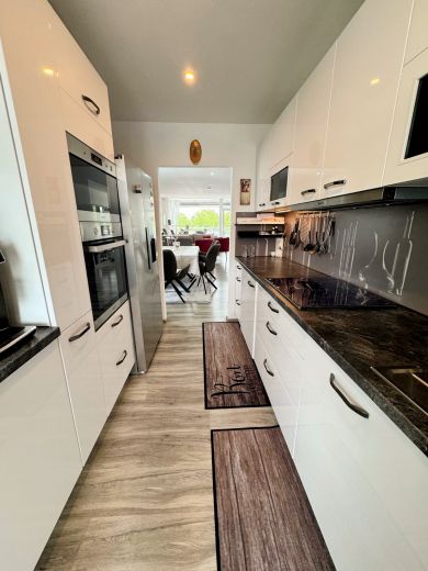 Renovierte 3-Zimmer-Wohnung mit Balkon und Loggia