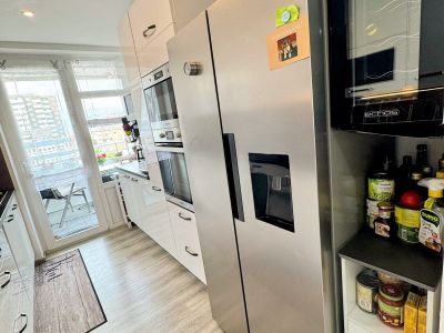 Renovierte 3-Zimmer-Wohnung mit Balkon und Loggia