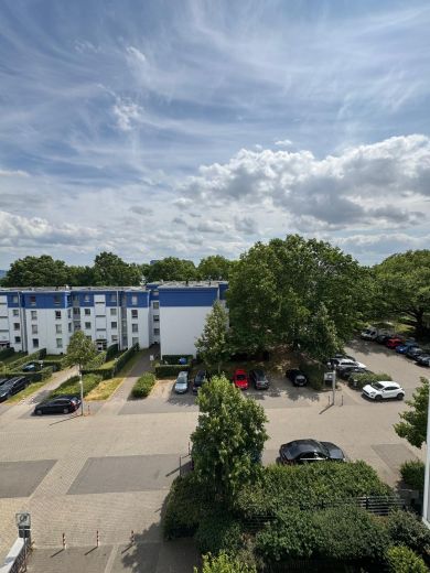 Renovierte 3-Zimmer-Wohnung mit Balkon und Loggia
