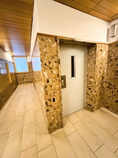 Renovierte 3-Zimmer-Wohnung mit Balkon und Loggia