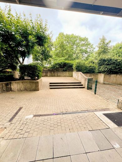 Renovierte 3-Zimmer-Wohnung mit Balkon und Loggia