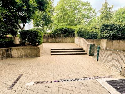 Renovierte 3-Zimmer-Wohnung mit Balkon und Loggia