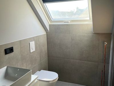 Carlstadt: Loft-Wohnung in begehrter Lage mit Einbauküche