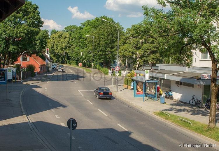 Charmante 2-Zimmer Wohnung mit Balkon und Stellplatz in M&uuml;nchen - Bogenhausen