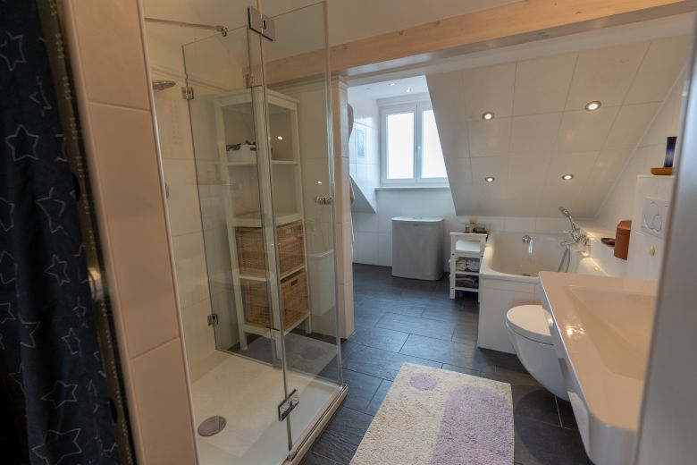 Teilmöblierter 3,5 Zimmer Maisonettetraum mit Balkon