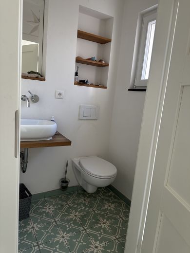 Schönes 5 Zimmer Haus mit Garten für 1 Jahr vollmöbliert zu vermieten