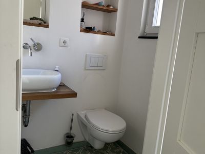 Schönes 5 Zimmer Haus mit Garten für 1 Jahr vollmöbliert zu vermieten