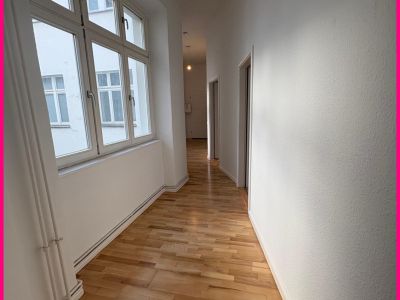 Großzügige 3-Zimmer-Wohnung Mitten im Berliner Kiez!!