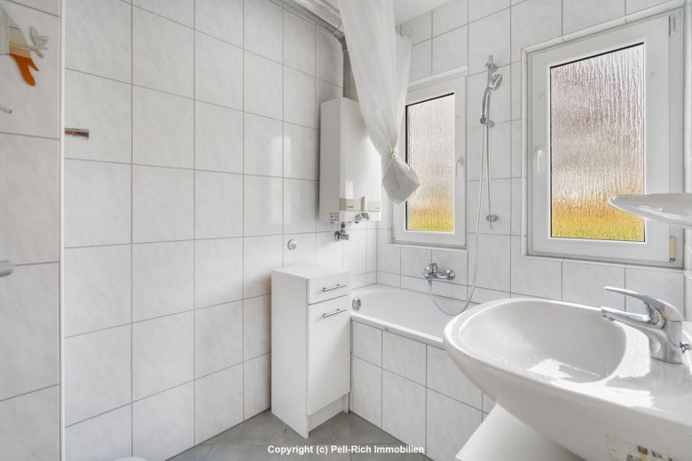 GEMÜTLICH: Helle 2-Zimmer-Wohnung in ruhiger Lage von Karlsruhe-Knielingen