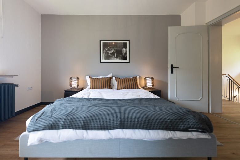 Wo Ruhe wohnt und Glück anklopft ! Charmante Villa in Traumlage Weinheims - komplett möbliert