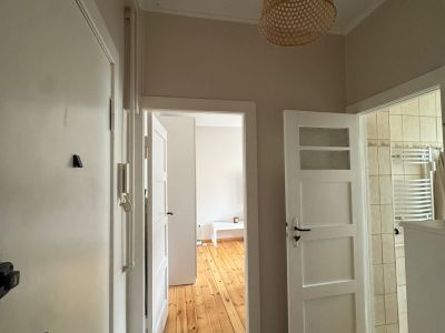Miete inkl. Strom und Internet 800,- Euro, Besichtigung am 23.11.2025