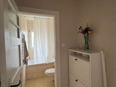 Miete inkl. Strom und Internet 800,- Euro, Besichtigung am 23.11.2025