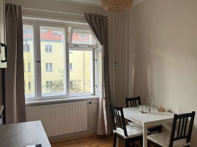 Miete inkl. Strom und Internet 800,- Euro, Besichtigung am 23.11.2025