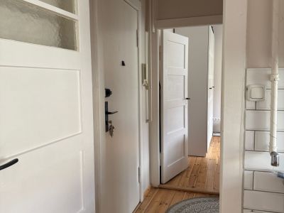 Miete inkl. Strom und Internet 800,- Euro, Besichtigung am 23.11.2025