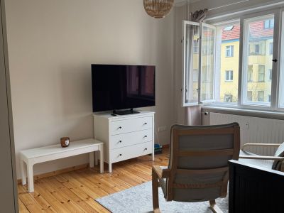 Miete inkl. Strom und Internet 800,- Euro, Besichtigung am 23.11.2025