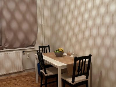 Miete inkl. Strom und Internet 800,- Euro, Besichtigung am 23.11.2025