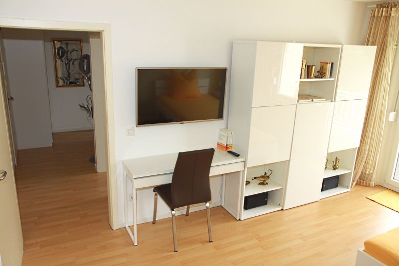 Helles Appartment in Oberkassel mit Sonnenterrasse und Gartenblick