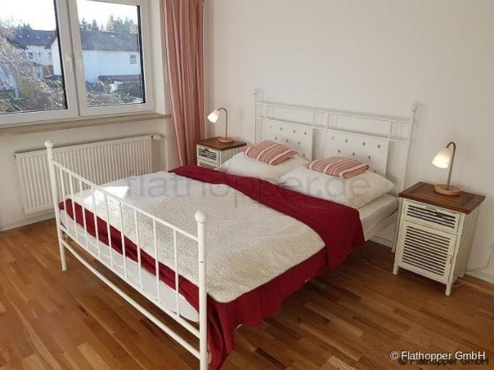 FLATHOPPER.de - Möblierte Doppelhaushälfte in Stephanskirchen