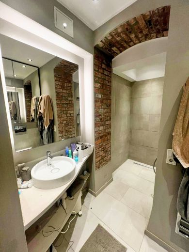 Traum-Loftwohnung in saniertem Altbau in Top Lage Unterbilk/Medienhafen