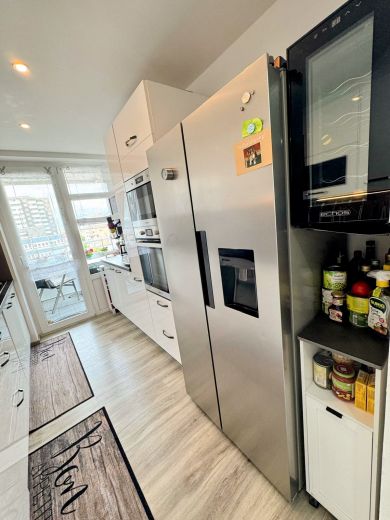 Renovierte 3-Zimmer-Wohnung mit Balkon und Loggia mit Weitblick!