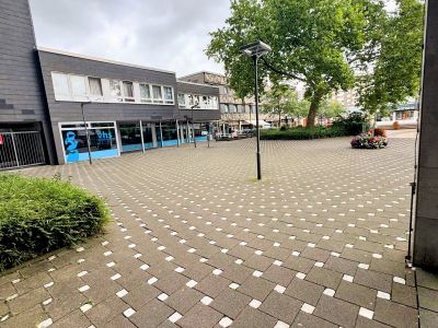 Renovierte 3-Zimmer-Wohnung mit Balkon und Loggia mit Weitblick!