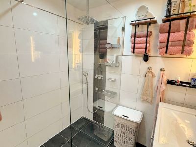 Renovierte 3-Zimmer-Wohnung mit Balkon und Loggia mit Weitblick!