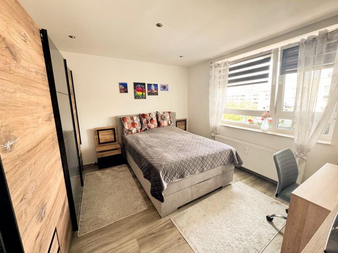 Renovierte 3-Zimmer-Wohnung mit Balkon und Loggia mit Weitblick!