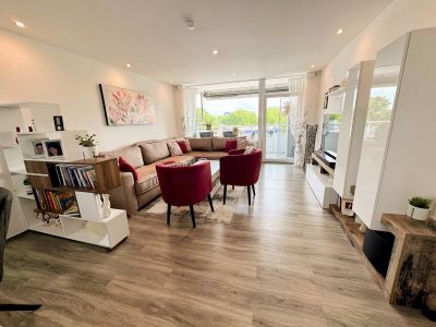 Renovierte 3-Zimmer-Wohnung mit Balkon und Loggia mit Weitblick!