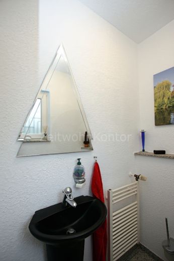 Urbanes Wohnen Nähe Düsseldorf – stilvolles, voll möbliertes Haus mit Garten, Terrasse und Garage