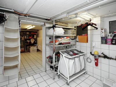 Urbanes Wohnen Nähe Düsseldorf – stilvolles, voll möbliertes Haus mit Garten, Terrasse und Garage