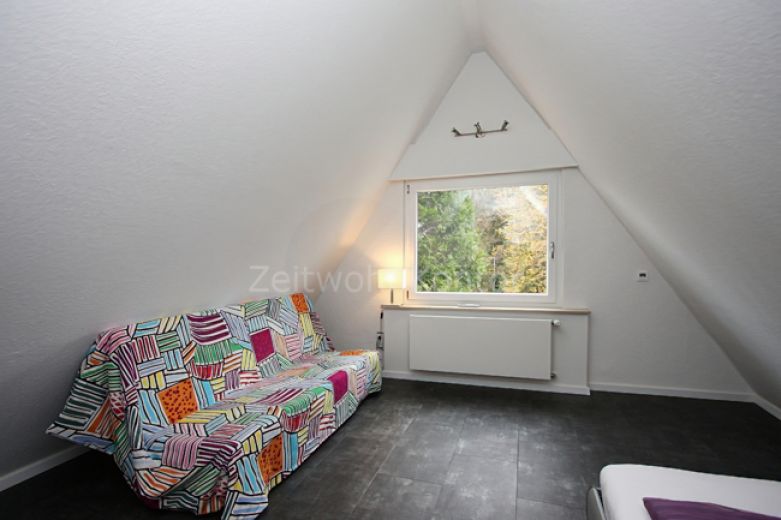 Urbanes Wohnen Nähe Düsseldorf – stilvolles, voll möbliertes Haus mit Garten, Terrasse und Garage