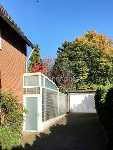 Urbanes Wohnen N&auml;he D&uuml;sseldorf &ndash; stilvolles, voll m&ouml;bliertes Haus mit Garten, Terrasse und Garage